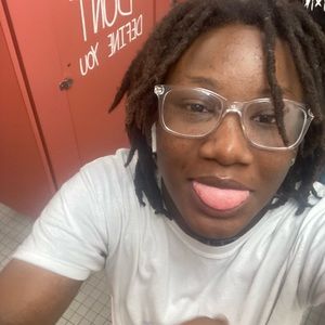 Meet your Posher, Briana